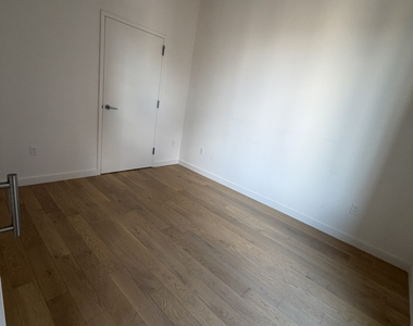 243 West 28th Street - Photo Thumbnail 2