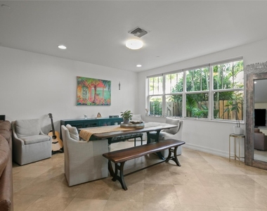732 Ne 15th Avenue - Photo Thumbnail 12