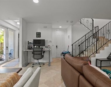 732 Ne 15th Avenue - Photo Thumbnail 13
