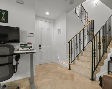 732 Ne 15th Avenue - Photo Thumbnail 16