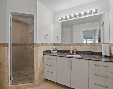 732 Ne 15th Avenue - Photo Thumbnail 20