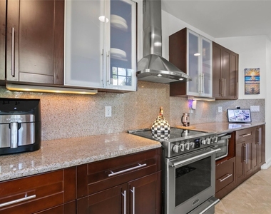 732 Ne 15th Avenue - Photo Thumbnail 6