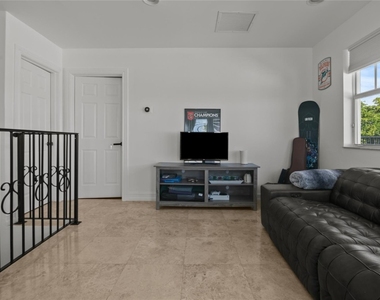 732 Ne 15th Avenue - Photo Thumbnail 32