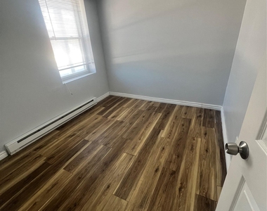41 Sunny Acres Road - Photo Thumbnail 5