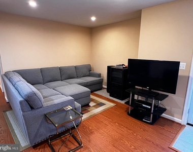5802 Telluride Lane - Photo Thumbnail 6