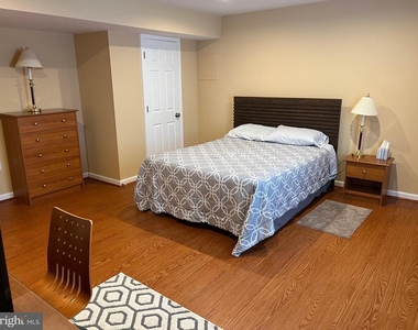 5802 Telluride Lane - Photo Thumbnail 2