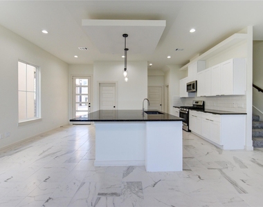 2922 El Fenice Lane - Photo Thumbnail 32