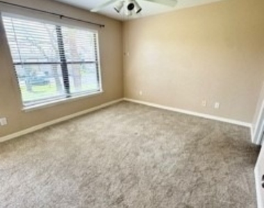 16805 Davis Road - Photo Thumbnail 7