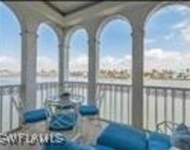 4000 Gulf Shore Boulevard N - Photo Thumbnail 5