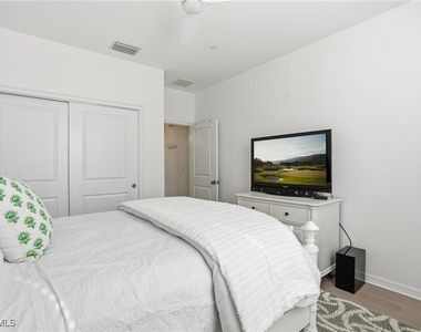 9374 Pocida Court - Photo Thumbnail 20