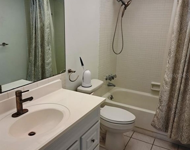 2005 Greenbriar Boulevard - Photo Thumbnail 13