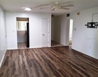 2005 Greenbriar Boulevard - Photo Thumbnail 11