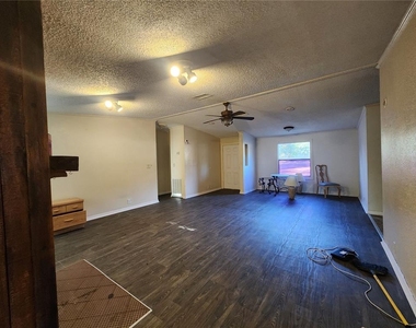 2608 20 Mile Level Road - Photo Thumbnail 5