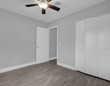 2418 Skan Court - Photo Thumbnail 13