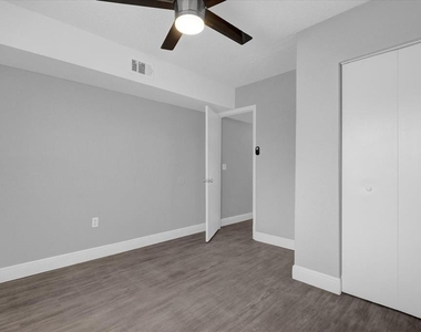2418 Skan Court - Photo Thumbnail 10