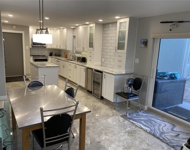 1571 S Atlantic Avenue - Photo Thumbnail 6