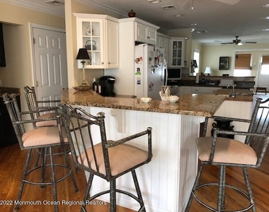 405 1st Avenue - Photo Thumbnail 4