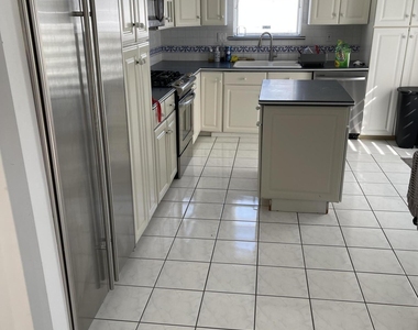 8 Dwight Drive - Photo Thumbnail 4