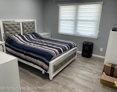 8 Dwight Drive - Photo Thumbnail 7