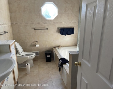 8 Dwight Drive - Photo Thumbnail 13