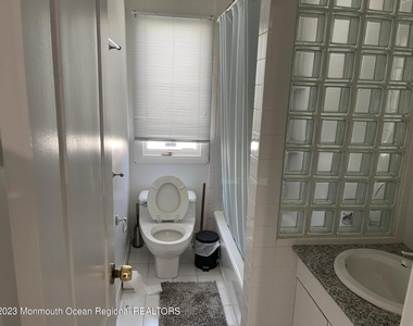 8 Dwight Drive - Photo Thumbnail 6