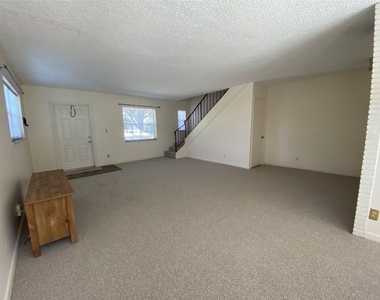 310 Sw 11th Court - Photo Thumbnail 5