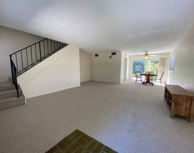 310 Sw 11th Court - Photo Thumbnail 3