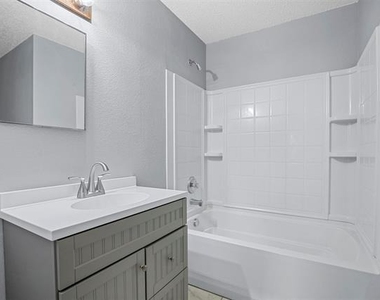1713 Baxter Springs Drive - Photo Thumbnail 17