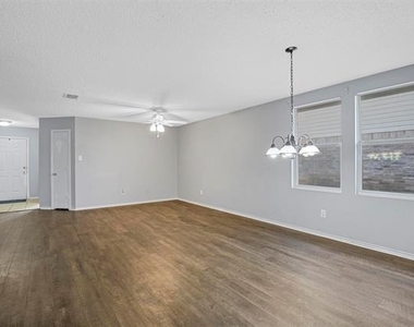 1713 Baxter Springs Drive - Photo Thumbnail 4