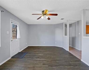 1713 Baxter Springs Drive - Photo Thumbnail 9
