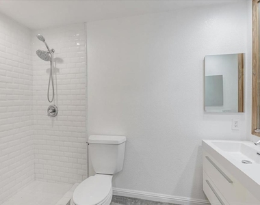 9150 Gramercy Drive - Photo Thumbnail 5