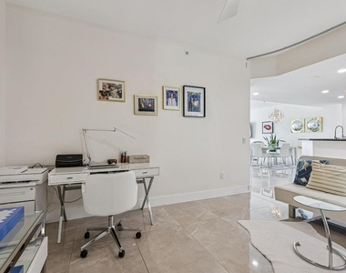 2640 Lake Shore Drive - Photo Thumbnail 16