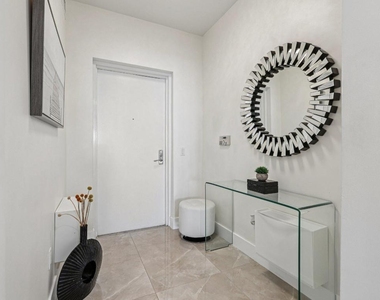 2640 Lake Shore Drive - Photo Thumbnail 21