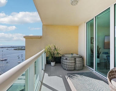 2640 Lake Shore Drive - Photo Thumbnail 39