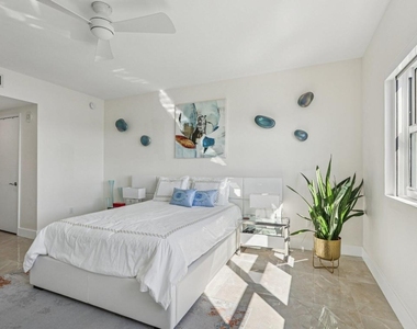 2640 Lake Shore Drive - Photo Thumbnail 29
