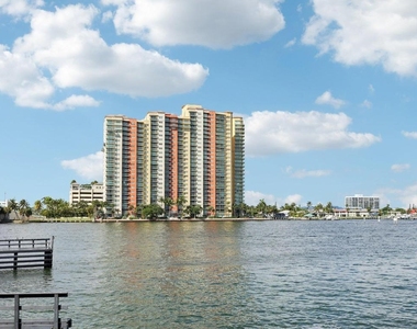2640 Lake Shore Drive - Photo Thumbnail 46
