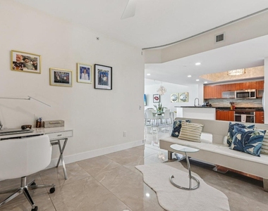 2640 Lake Shore Drive - Photo Thumbnail 15