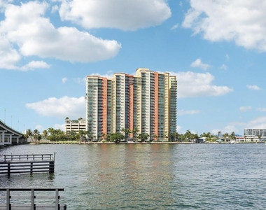 2640 Lake Shore Drive - Photo Thumbnail 45