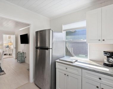 670 Hernando Street - Photo Thumbnail 5