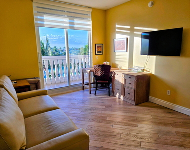 700 Ocean Royale Way - Photo Thumbnail 20
