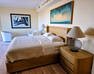 700 Ocean Royale Way - Photo Thumbnail 18