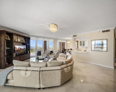 700 Ocean Royale Way - Photo Thumbnail 10