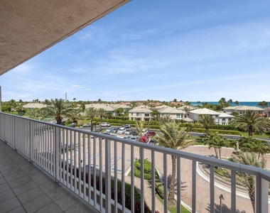 700 Ocean Royale Way - Photo Thumbnail 8