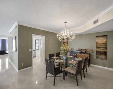 700 Ocean Royale Way - Photo Thumbnail 14