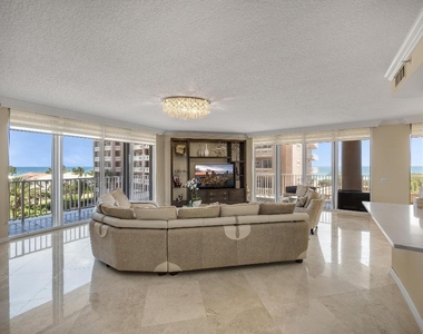 700 Ocean Royale Way - Photo Thumbnail 11