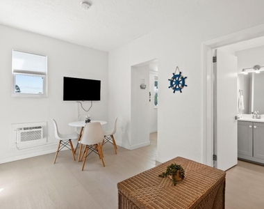 670 Hernando Street - Photo Thumbnail 7