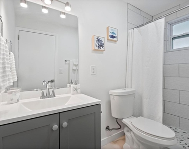 670 Hernando Street - Photo Thumbnail 11