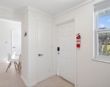 670 Hernando Street - Photo Thumbnail 3