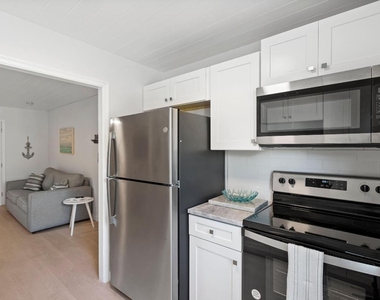 670 Hernando Street - Photo Thumbnail 6