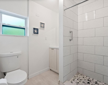 670 Hernando Street - Photo Thumbnail 11